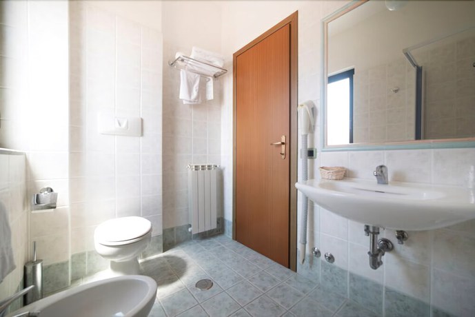 Imagen de la habitación del Hotel Italia and Lombardi. Foto 9