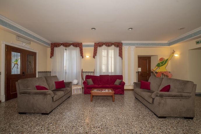 Imagen de los interiores del Hotel Italia and Lombardi. Foto 19
