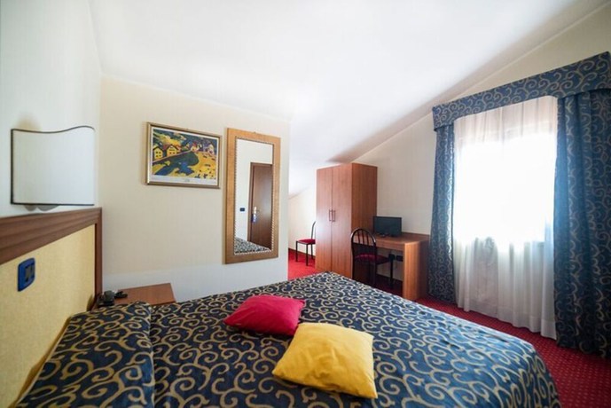 Imagen de la habitación del Hotel Italia and Lombardi. Foto 14