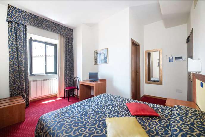 Imagen de la habitación del Hotel Italia and Lombardi. Foto 15
