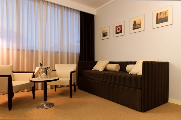 Imagen de los interiores del Hotel Italiana Hotels Cosenza. Foto 6