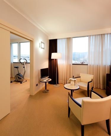 Imagen de los interiores del Hotel Italiana Hotels Cosenza. Foto 7