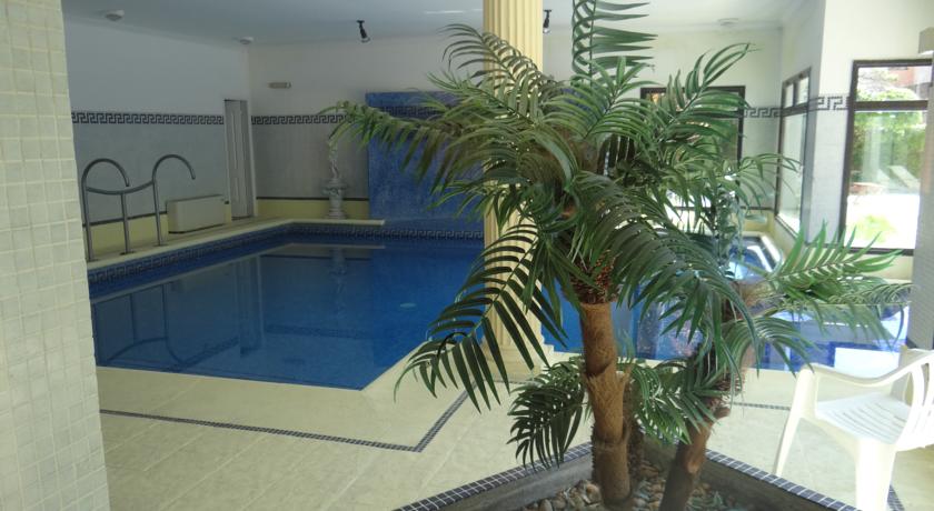 Imagen de la piscina del Hotel Italiano. Foto 7