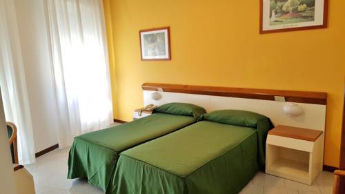 Imagen de la habitación del Hotel Italie Et Suisse. Foto 2