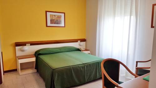 Imagen de la habitación del Hotel Italie Et Suisse. Foto 3