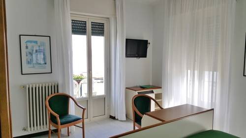 Imagen de la habitación del Hotel Italie Et Suisse. Foto 5