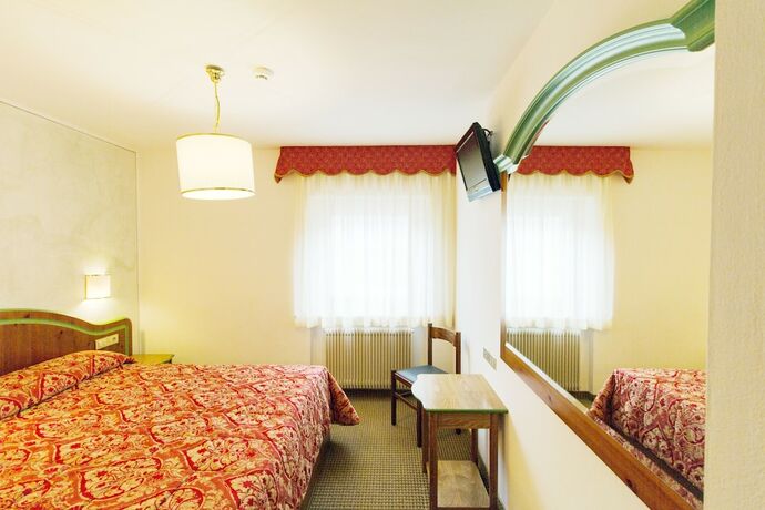 Imagen de la habitación del Hotel Italo. Foto 17