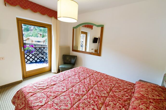 Imagen de la habitación del Hotel Italo. Foto 18