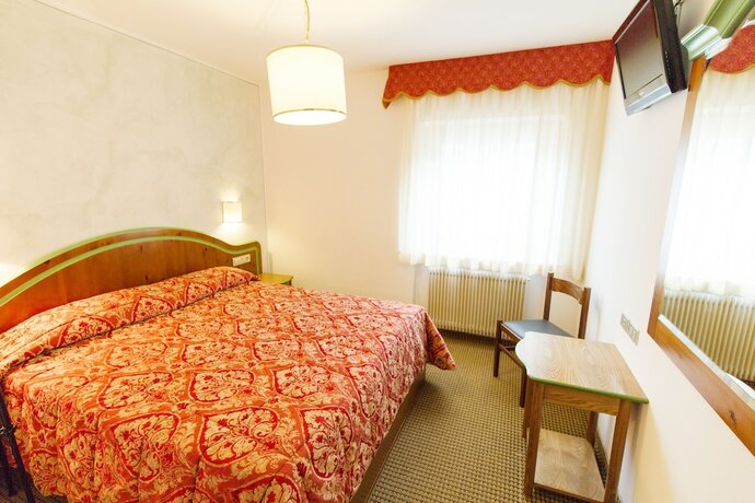 Imagen de la habitación del Hotel Italo. Foto 19