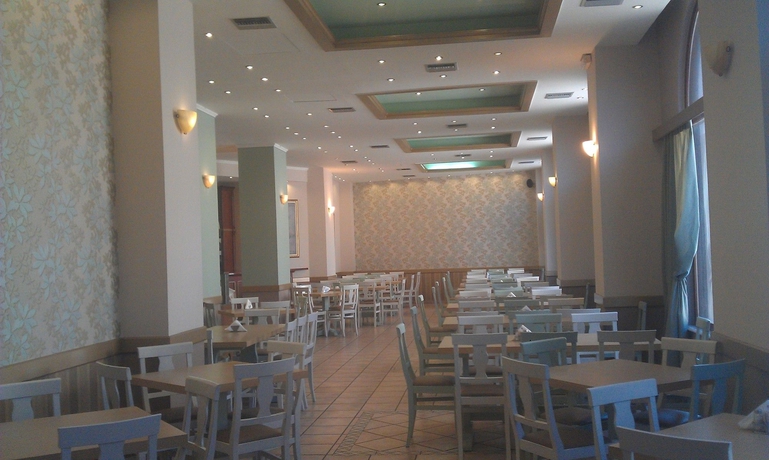 Imagen del bar/restaurante del Hotel Itanos. Foto 11