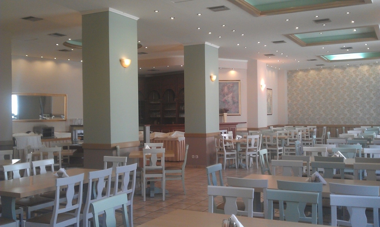 Imagen del bar/restaurante del Hotel Itanos. Foto 12