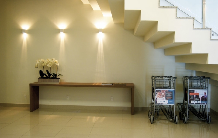 Imagen de los interiores del Hotel Itapo&atilde; Executive. Foto 18