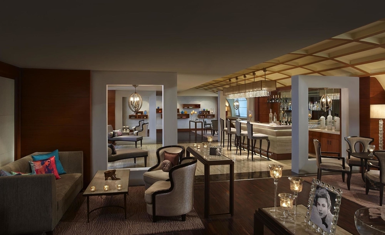 Imagen del bar/restaurante del Hotel Itc Grand Chola, A Luxury Collection , Chennai. Foto 7