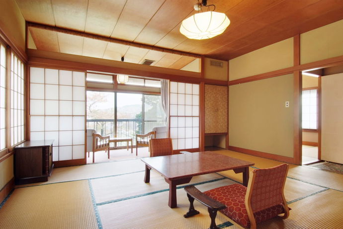 Imagen de la habitación del Hotel Ito Onsen Yokikan. Foto 9