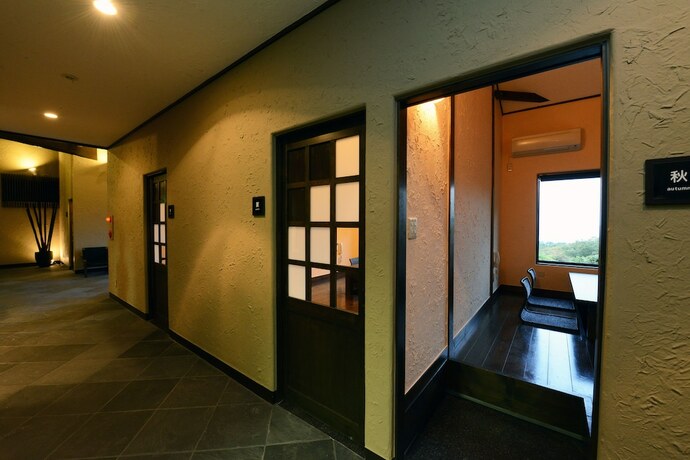 Imagen del bar/restaurante del Hotel Ito Yukitei Kawana Bettei. Foto 19