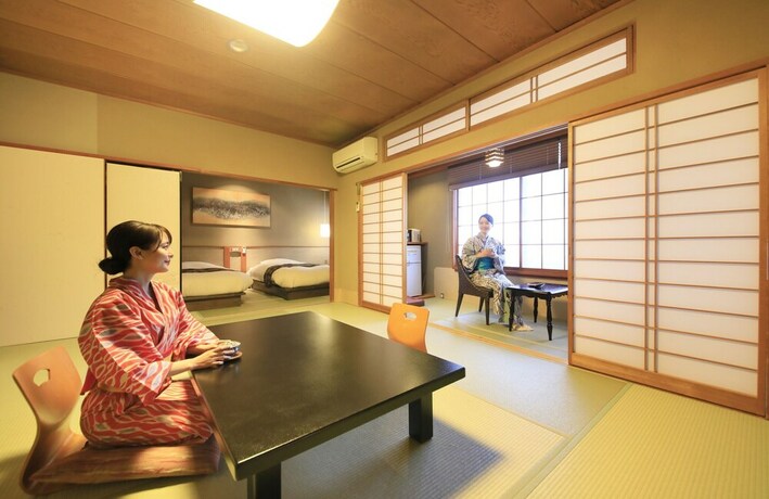 Imagen de la habitación del Hotel Itoyanagi Koyado Yuwa. Foto 25