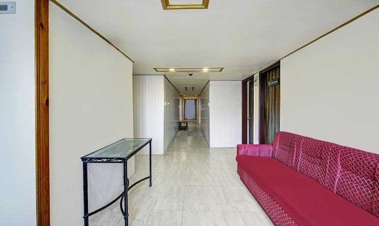 Imagen de los interiores del Hotel Itsy By Treebo - Crystal Palace Shimla With Valley View. Foto 19
