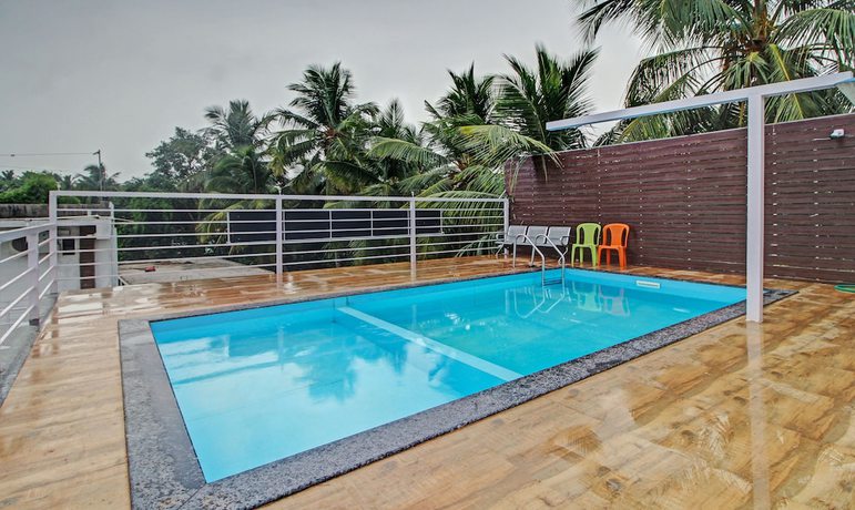 Imagen de la piscina del Hotel Itsy By Treebo - La Prince Residency. Foto 19