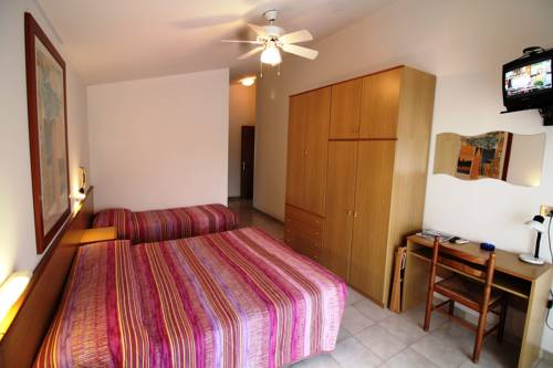 Imagen de la habitación del Hotel Itta. Foto 3