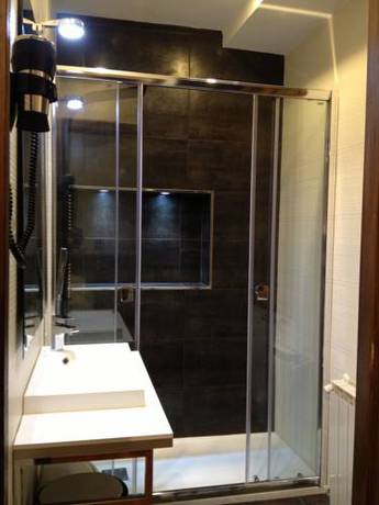 Imagen de la habitación del Hotel Itxas Gain Getaria. Foto 13