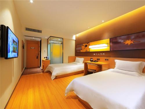 Imagen general del Hotel Iu Xi'an Fangzhicheng Station Tangdu Hospita. Foto 2