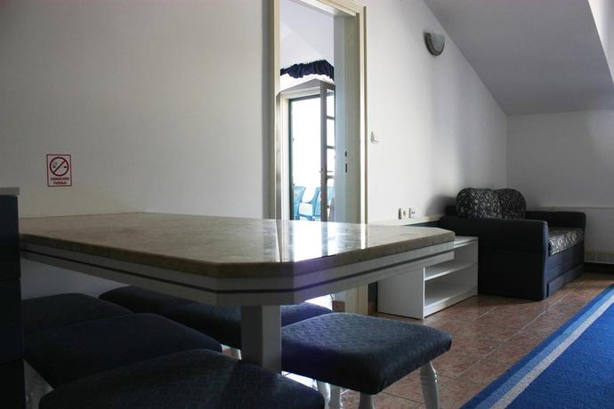 Imagen de la habitación del Hotel Ivan. Foto 9