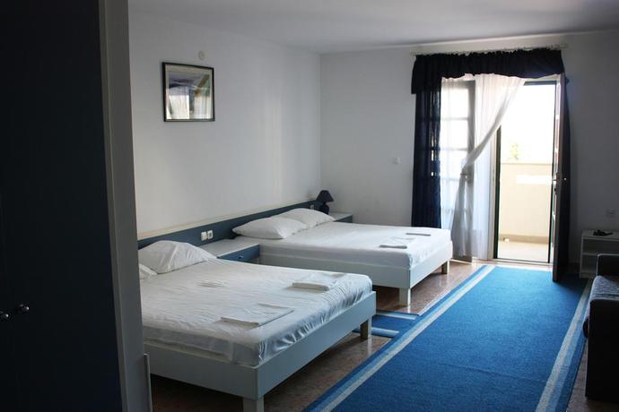 Imagen de la habitación del Hotel Ivan. Foto 11