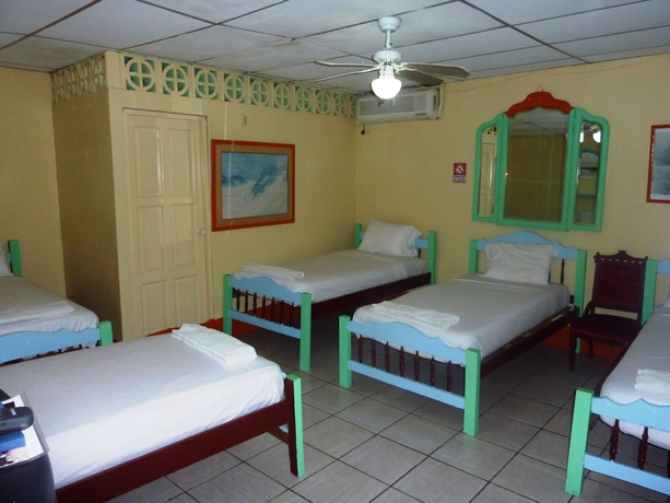 Imagen de la habitación del Hotel Ivania's. Foto 8