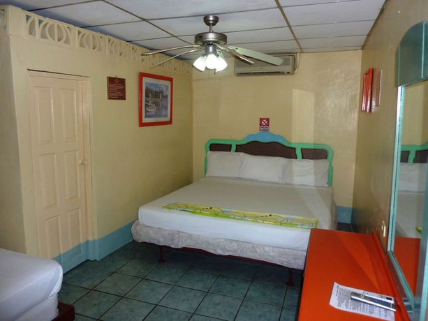 Imagen de la habitación del Hotel Ivania's. Foto 10