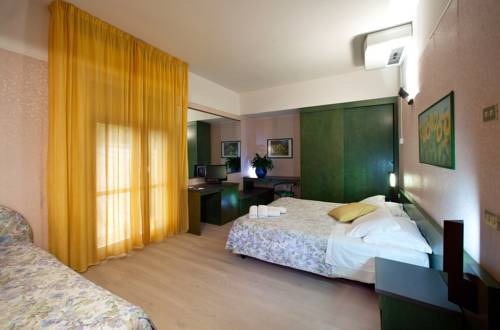 Imagen de la habitación del Hotel Ivano. Foto 6