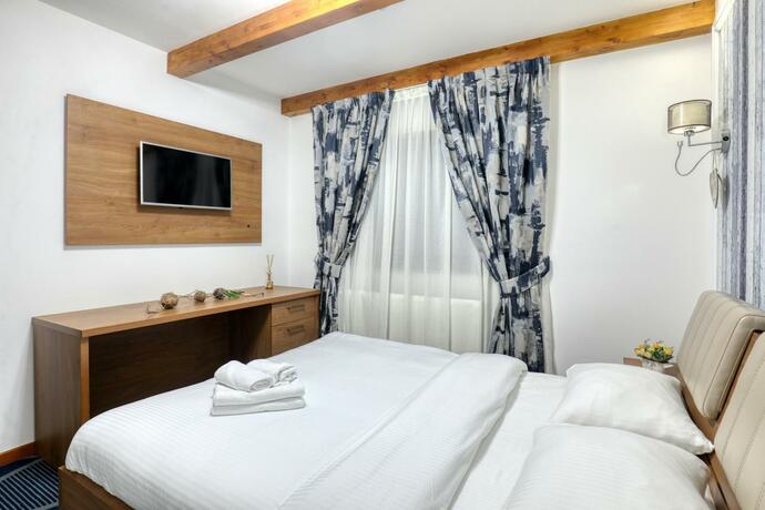 Imagen general del Hotel Ivascu. Foto 11