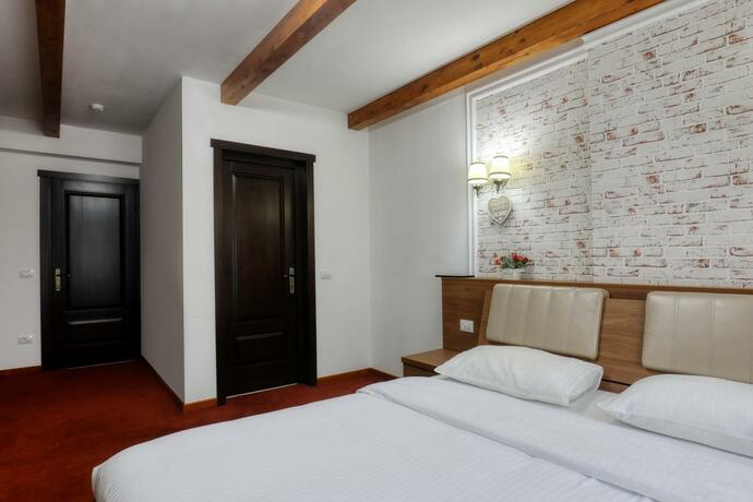 Imagen general del Hotel Ivascu. Foto 12