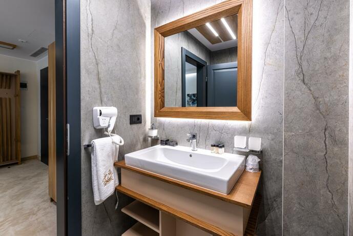 Imagen general del Hotel Ivascu. Foto 25