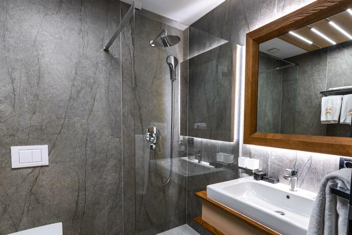 Imagen general del Hotel Ivascu. Foto 92