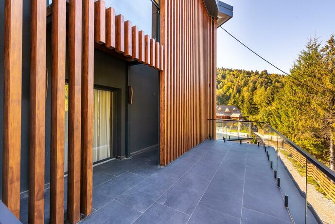 Imagen general del Hotel Ivascu. Foto 99