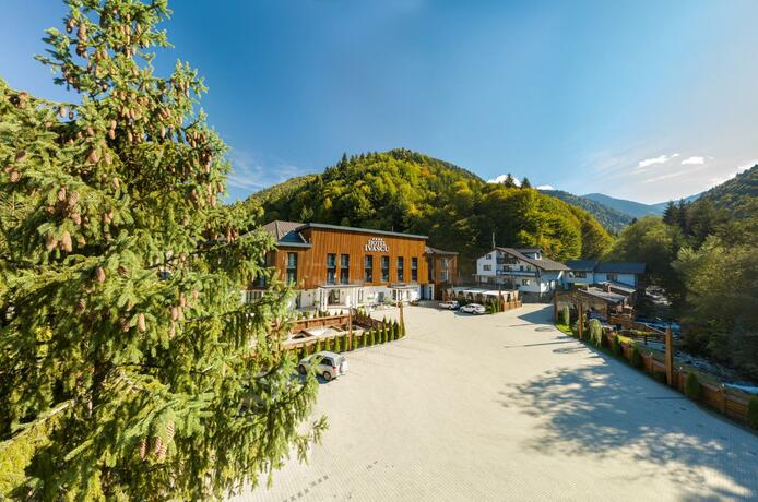 Imagen general del Hotel Ivascu. Foto 107