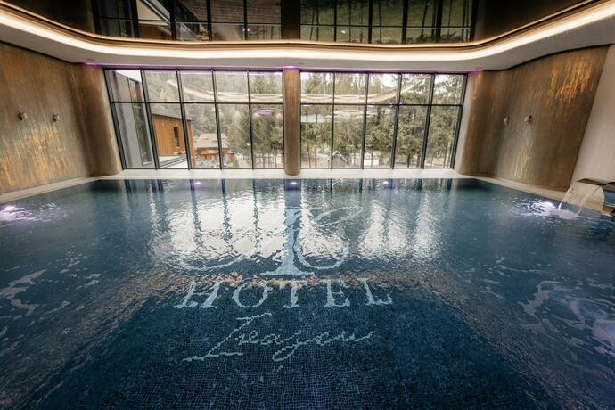 Imagen general del Hotel Ivascu. Foto 137