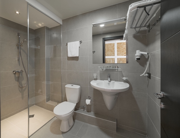 Imagen de la habitación del Hotel Iveria Inn Tbilisi. Foto 14