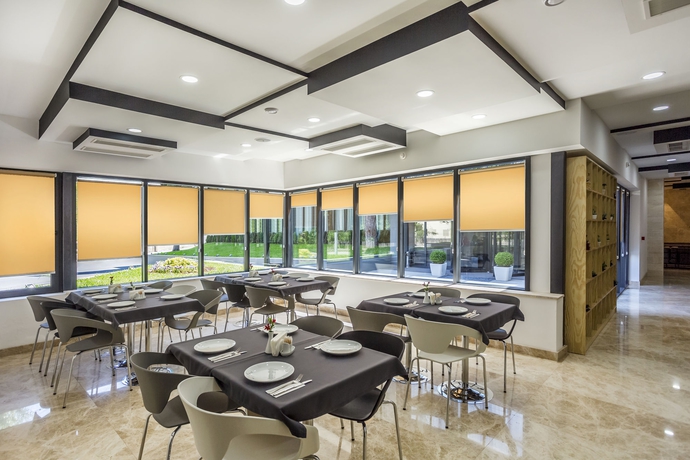 Imagen del bar/restaurante del Hotel Iveria Inn Tbilisi. Foto 7