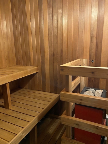 Imagen de la piscina del Hotel Ivey Spencer Leadership Centre. Foto 19