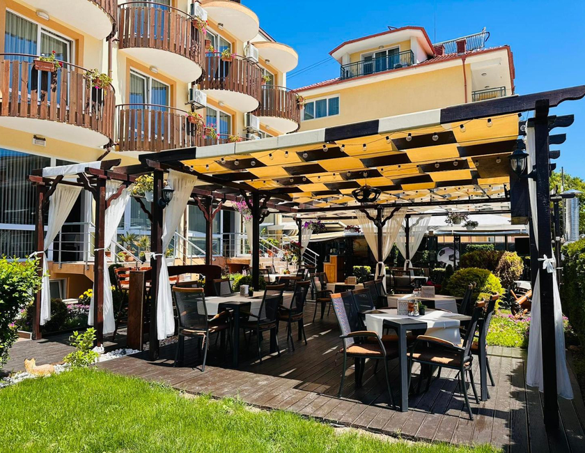 Imagen general del Hotel Ivian Family. Foto 3