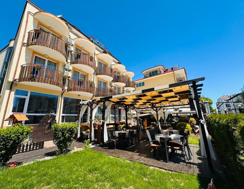 Imagen general del Hotel Ivian Family. Foto 10