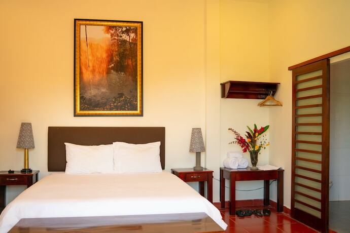 Imagen de la habitación del Hotel Ivory Falls Villa. Foto 34