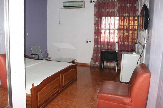 Imagen de la habitación del Hotel Ivory Place. Foto 8