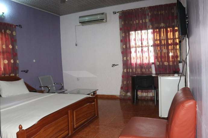 Imagen de la habitación del Hotel Ivory Place. Foto 9