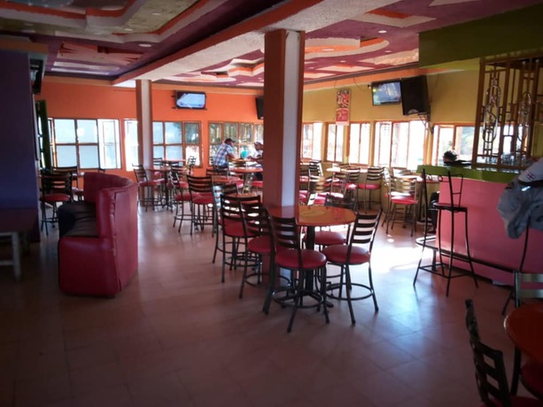 Imagen del bar/restaurante del Hotel Ivory Resort. Foto 5