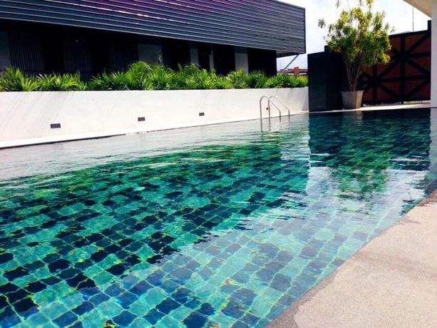 Imagen de la piscina del Hotel Ivory Villa City. Foto 15