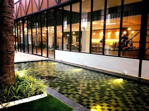 Imagen de los exteriores del Hotel Ivory Villa City. Foto 7