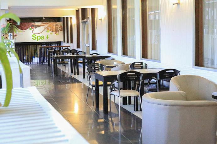 Imagen de los interiores del Hotel Ivotel Abidjan. Foto 5