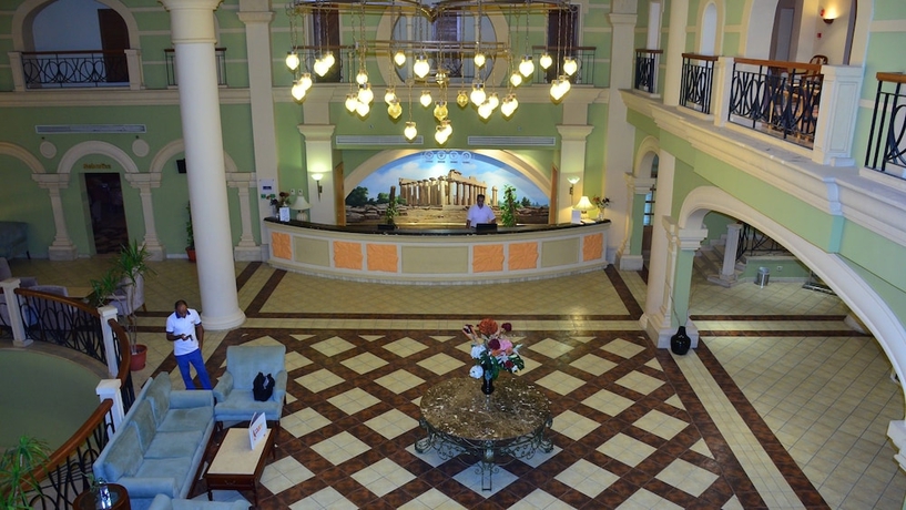 Imagen de los interiores del Hotel Ivy Cyrene Island Resort. Foto 16